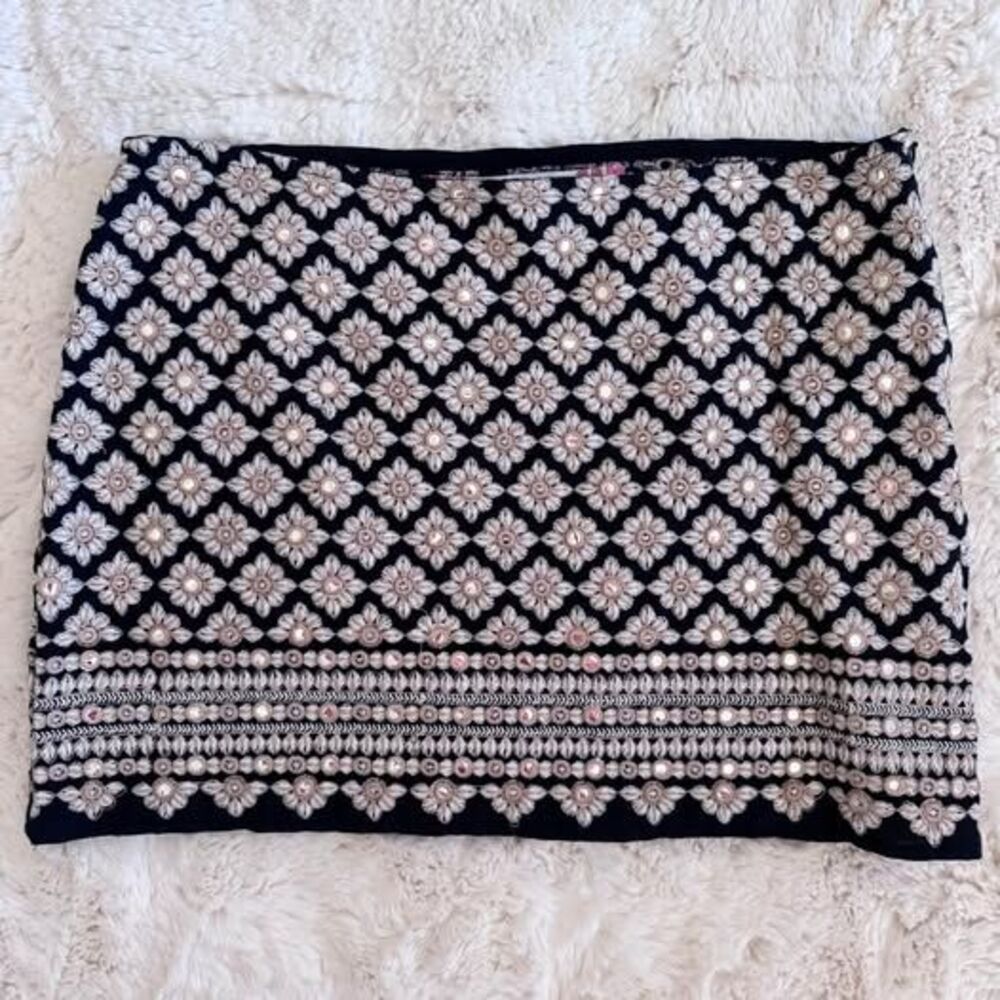 Chelsea & Violet Embroidered Mini Skirt Size Large